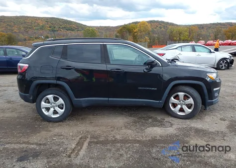 2018 Jeep Compass Latitude 4X4 z USA, uszkodzony, nr VIN 3C4NJDBBXJT435833